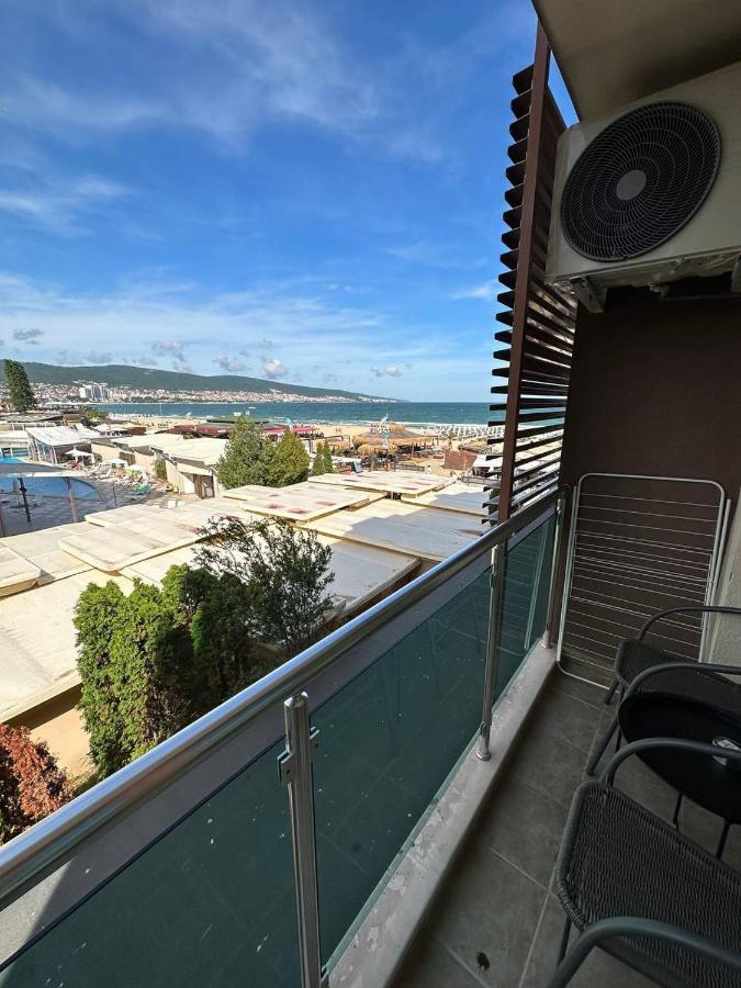 Briz Beach Apartments - Section B Pantai Sunny Bagian luar foto